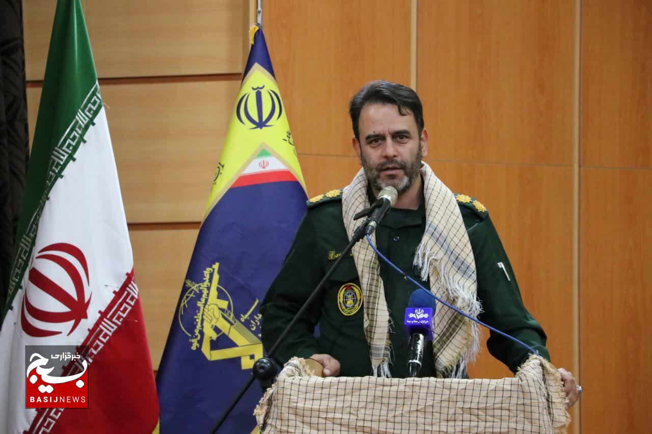  بسیجیان زنجان در جنگ اخیر با رژیم صهیونیستی خوش درخشیدند/ پرچم مجاهدت از دست «فرزند شهید» به دست «برادر شهید» سپرده شد
