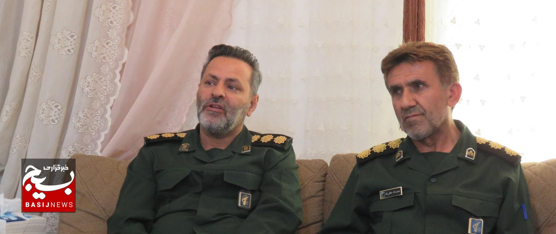 دیدار جمعی از فرماندهان سپاه با خانواده شهدای شهرستان بویراحمد دیدار جمعی از فرماندهان سپاه با خانواده شهدای شهرستان بویراحمد