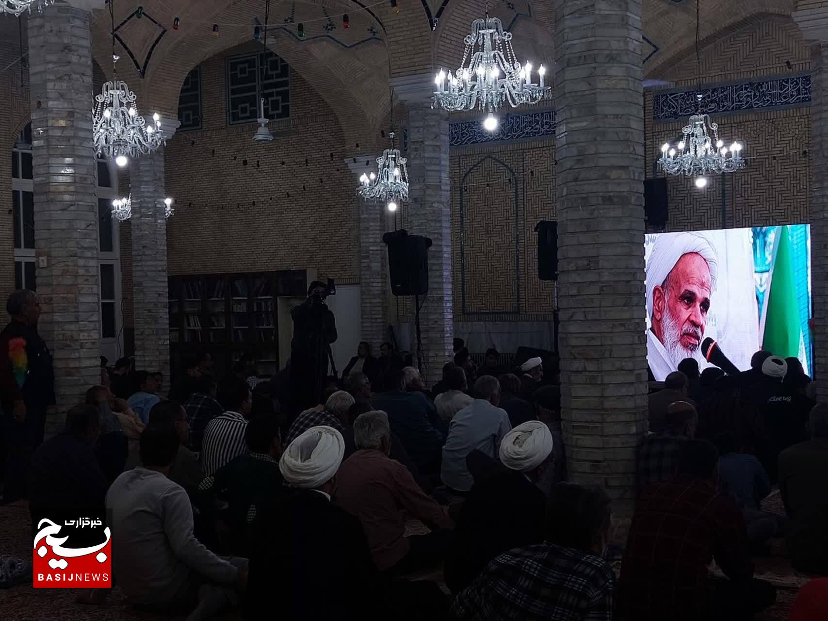 برگزاری مراسم بزرگداشت ۲۴ مهر و یادواره شهیدان باقدرت و یزدان‌شناس در مسجد جامع کرمان