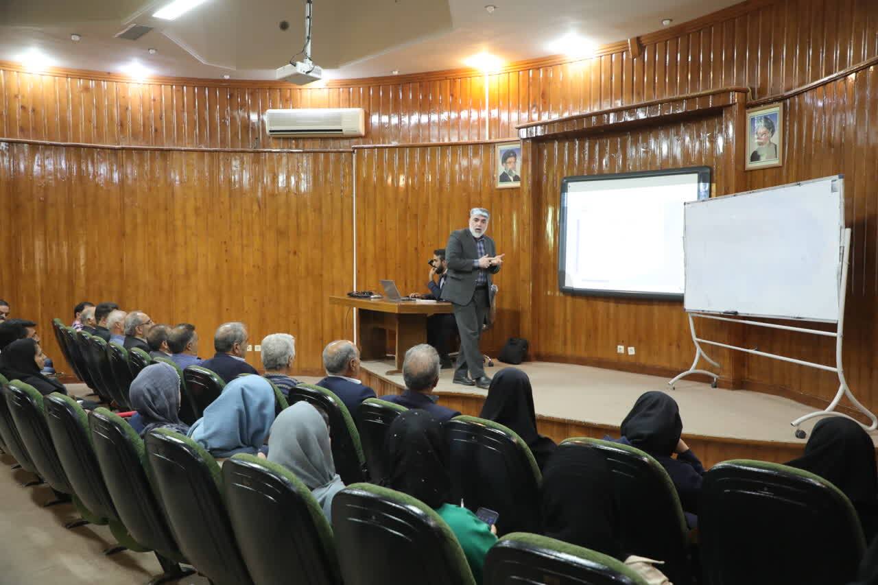 برگزاری همایش تخصصی «ترویج و تعمیق منش پهلوانی ویژه مربیان، داوران و ورزشکاران در یزد + تصاویر