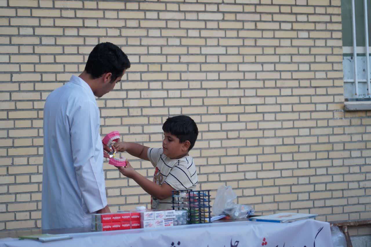 شیرینی خدمت دانشجویان جهادگر بسیجی دانشگاه علوم‌پزشکی یاسوج در رود تلخ