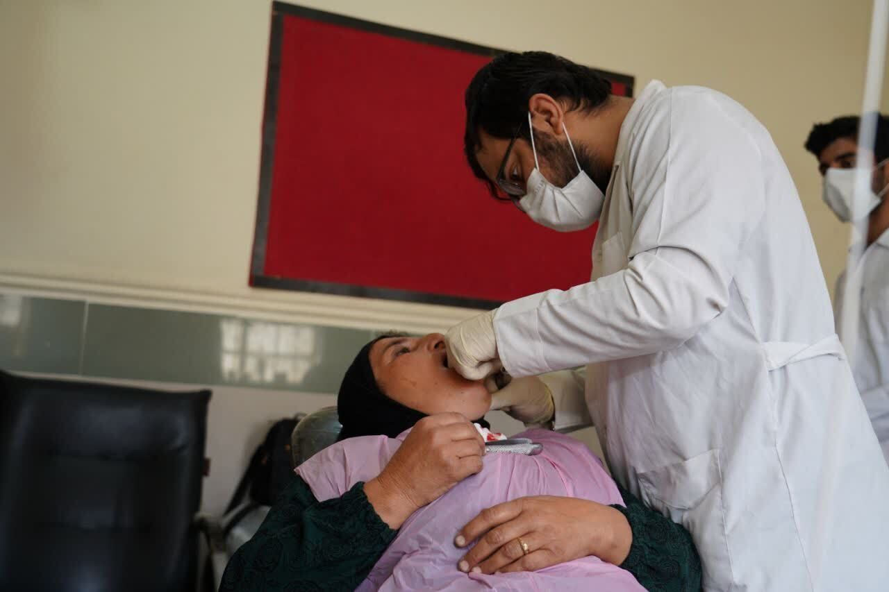 شیرینی خدمت دانشجویان جهادگر بسیجی دانشگاه علوم‌پزشکی یاسوج در رود تلخ