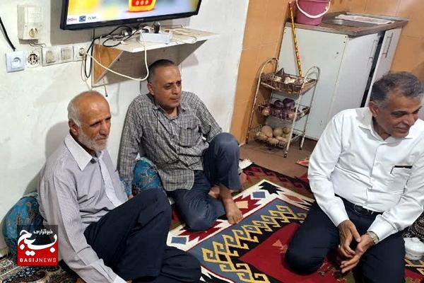 ادای احترام جانشین فرماندهی سپاه کنگان به دو شهید کنگانی