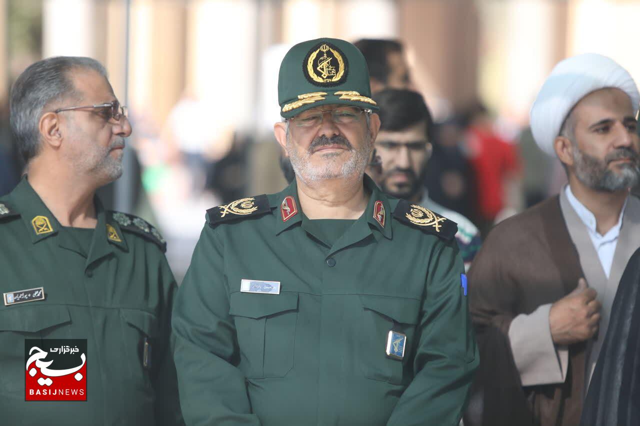 مراسم غبارروبی و زیارت شهدای اقتدار بسیج در جنگ تحمیلی ۱۲ روزه