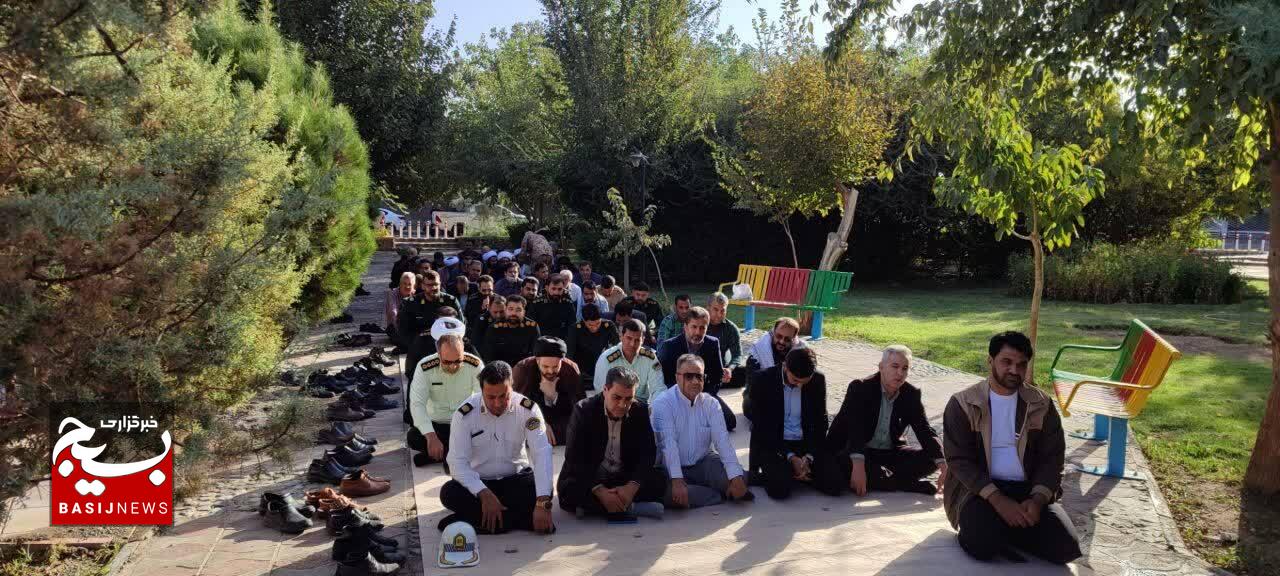 برنامه های شهدایی هفته دفاع مقدس در مه ولات از محفل انس با شهدا تا عطر افشانی مزار شهدا برنامه های شهدایی هفته دفاع مقدس در مه ولات از محفل انس با شهدا تا عطر افشانی مزار شهدا