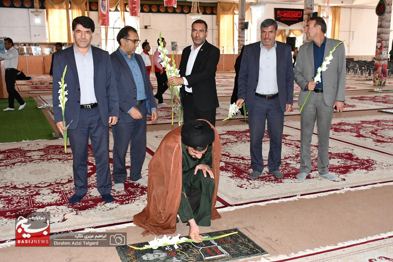 برگزاری آیین میهمانی لاله ها و عطرافشانی قبور مطهر شهدا در یاسوج