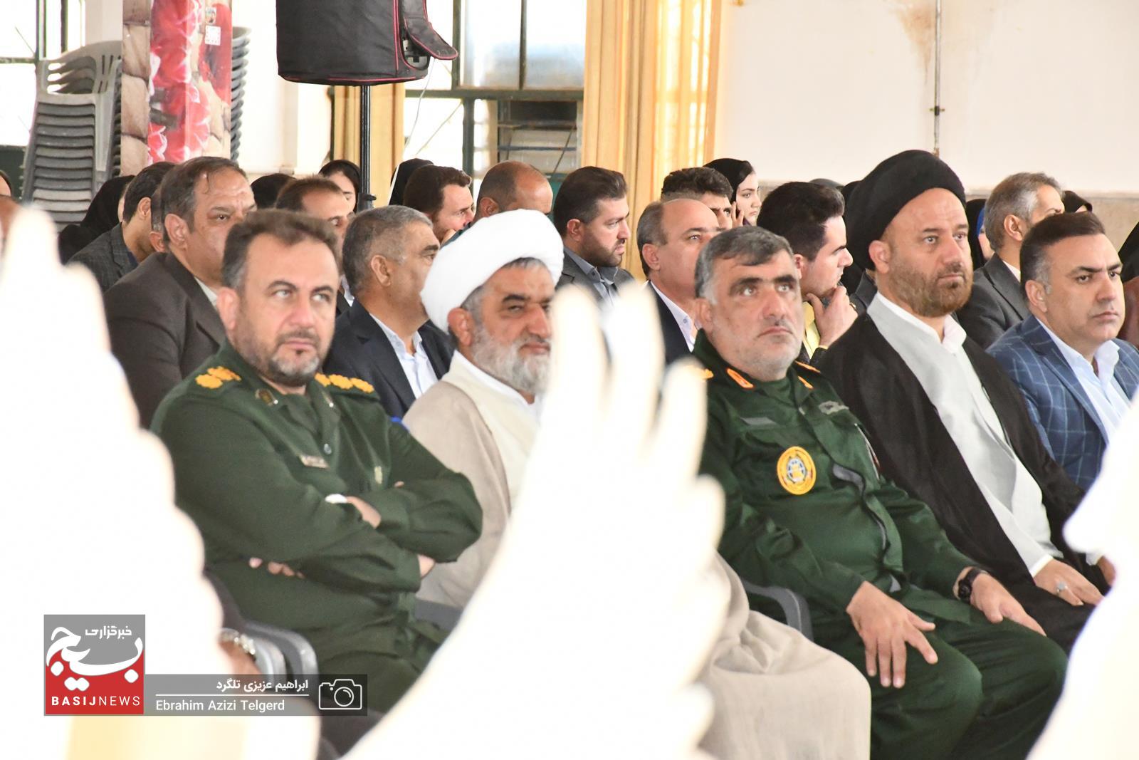 برگزاری آیین میهمانی لاله ها و عطرافشانی قبور مطهر شهدا در یاسوج