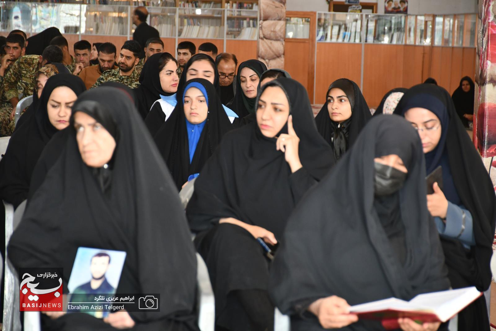 برگزاری آیین میهمانی لاله ها و عطرافشانی قبور مطهر شهدا در یاسوج