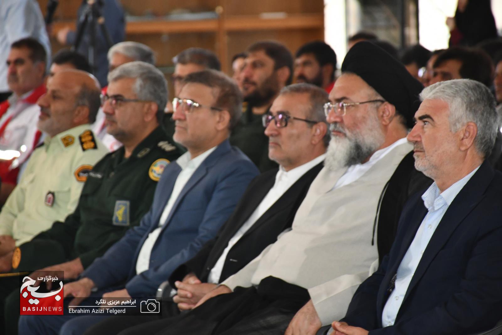 برگزاری آیین میهمانی لاله ها و عطرافشانی قبور مطهر شهدا در یاسوج