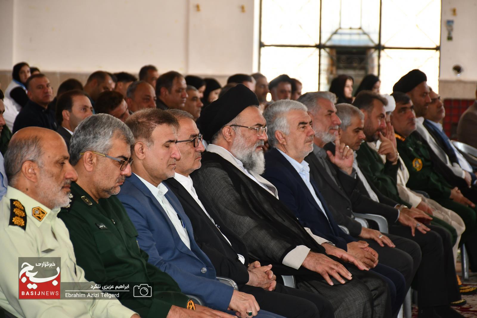 برگزاری آیین میهمانی لاله ها و عطرافشانی قبور مطهر شهدا در یاسوج
