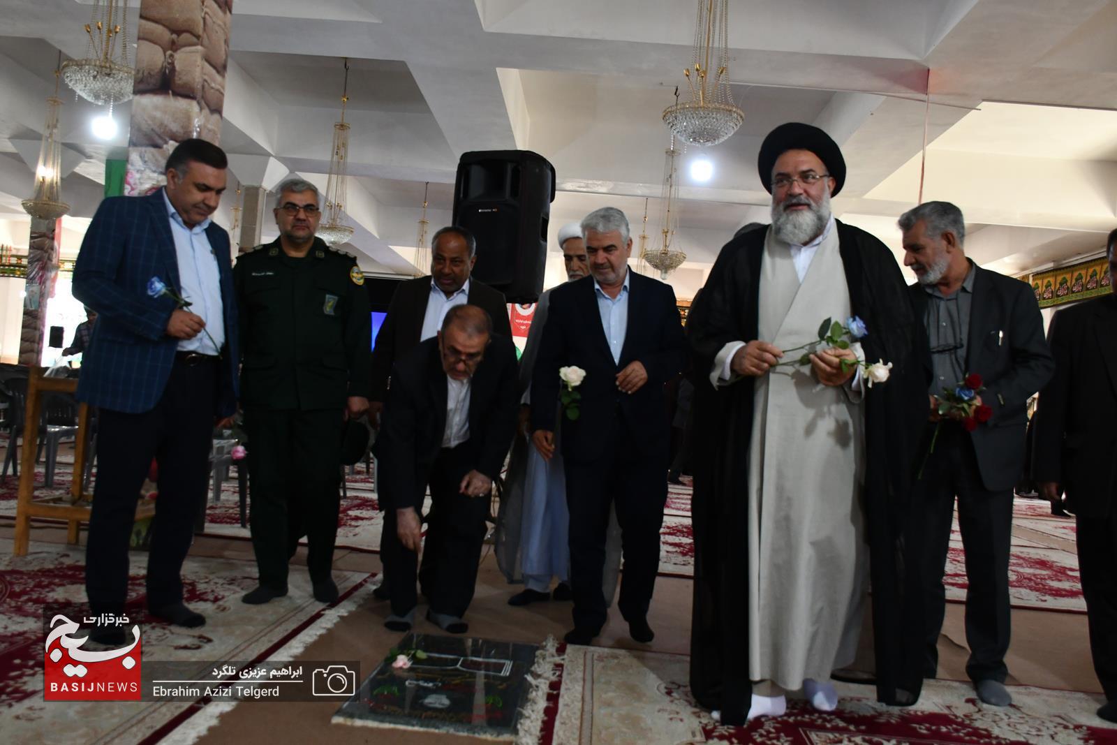برگزاری آیین میهمانی لاله ها و عطرافشانی قبور مطهر شهدا در یاسوج