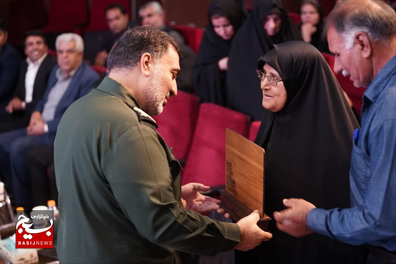 گردهمایی منتخبین قهرمانان و ورزشکاران بسیجی استان کرمان