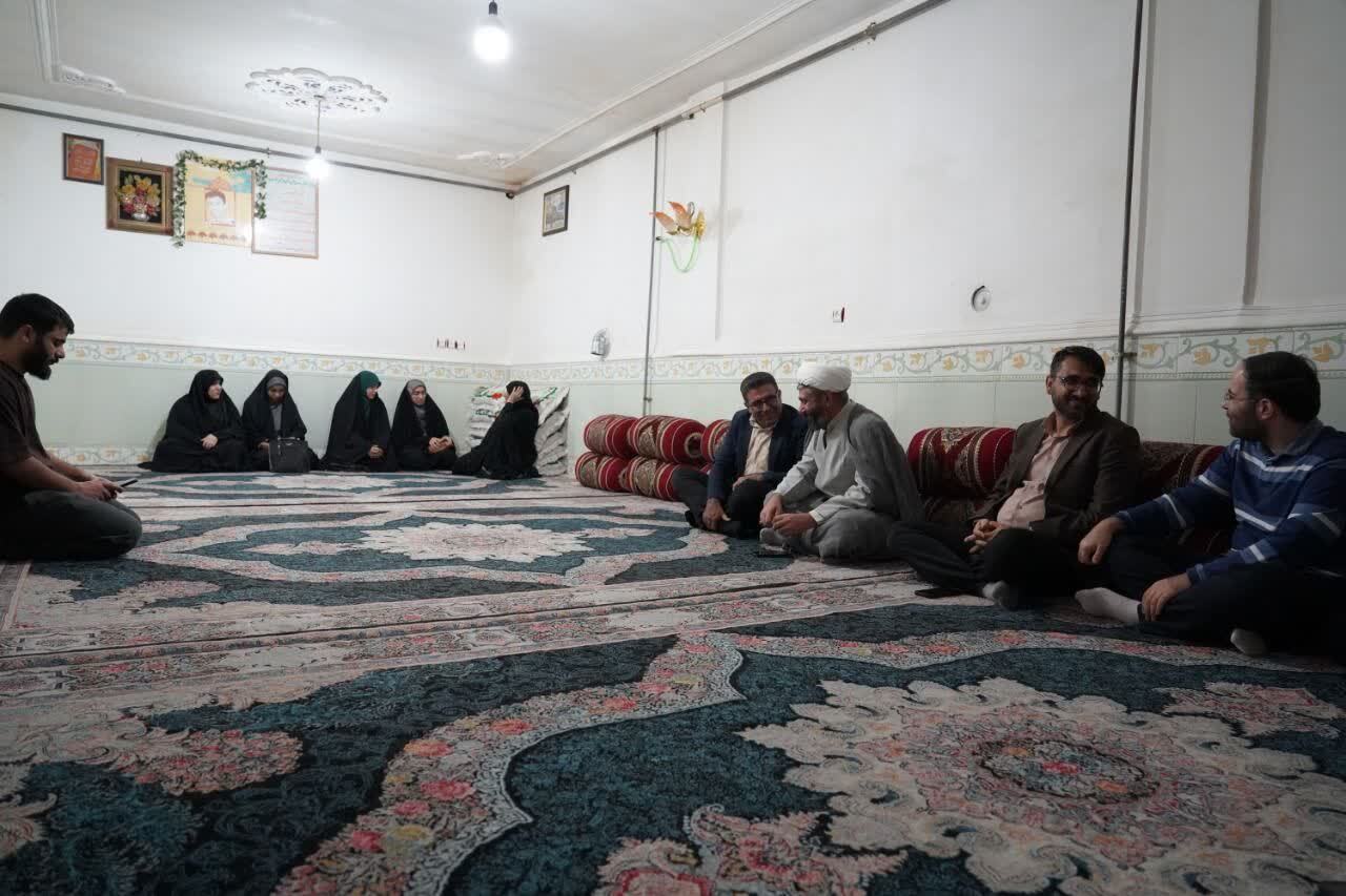 دیدار بسیج دانشجویی دانشگاه علوم پزشکی یاسوج با خانواده شهدا دیدار بسیج دانشجویی دانشگاه علوم پزشکی یاسوج با خانواده شهدا