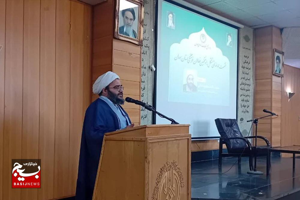 لزوم استفاده از زبان روز و ابزارهای نوین برای انتقال پیام به نسل جوان