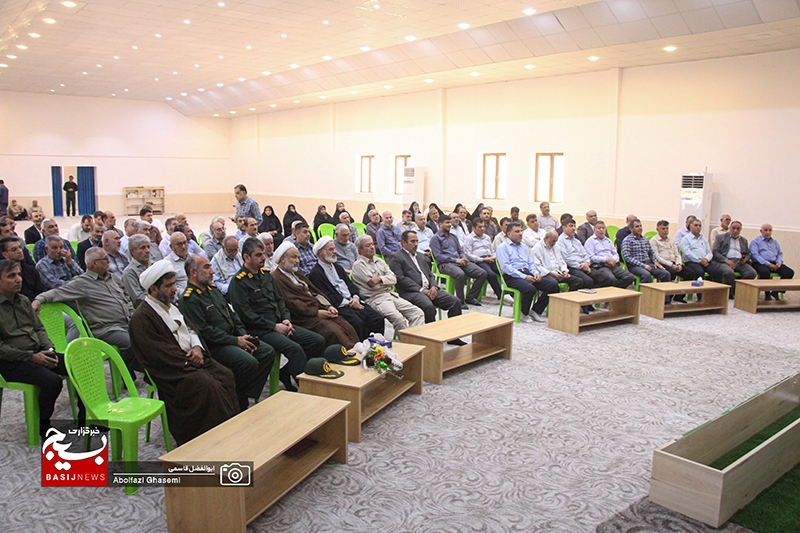 تجدید بیعت رزمندگان و پیشکسوتان دفاع مقدس با فرمانده سپاه ناحیه دشتستان تجدید بیعت رزمندگان و پیشکسوتان دفاع مقدس با فرمانده سپاه ناحیه دشتستان