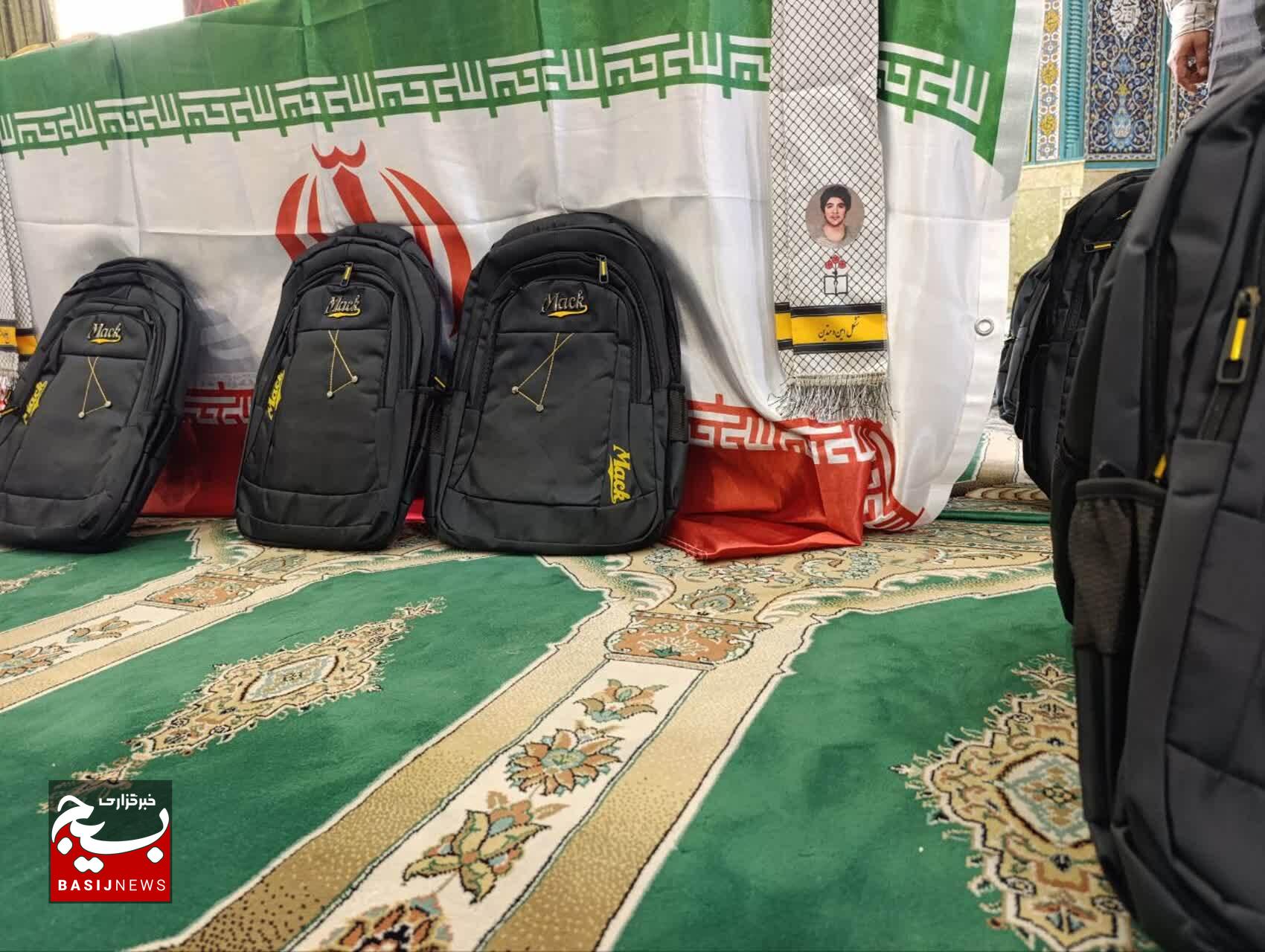 رسالت سپاه و بسیج، خدمتگزاری به مردم و تکلف به پاسداری از انقلاب است