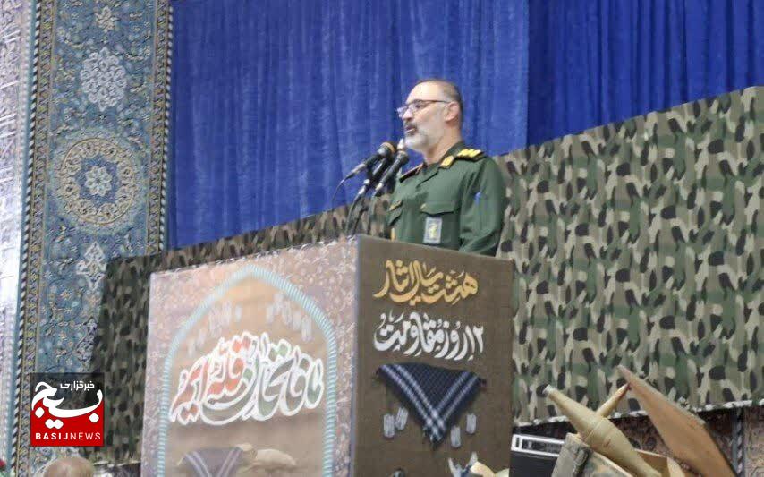 مقاومت ملت ایران باعث هشت سال دفاع مقدسانه شد