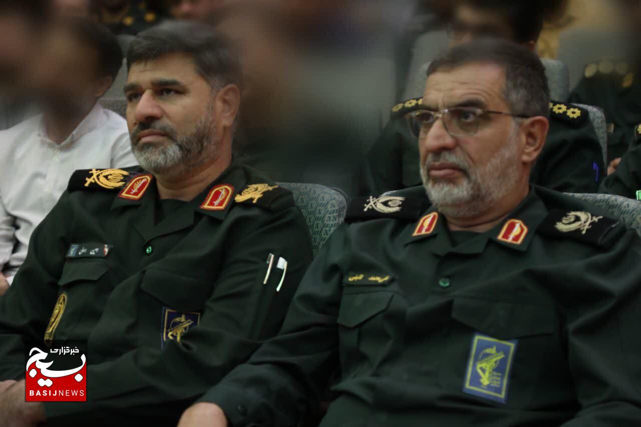 هدف دشمن در دو جنگ تحمیلی تجزیه ایران بود هدف دشمن در دو جنگ تحمیلی تجزیه ایران بود