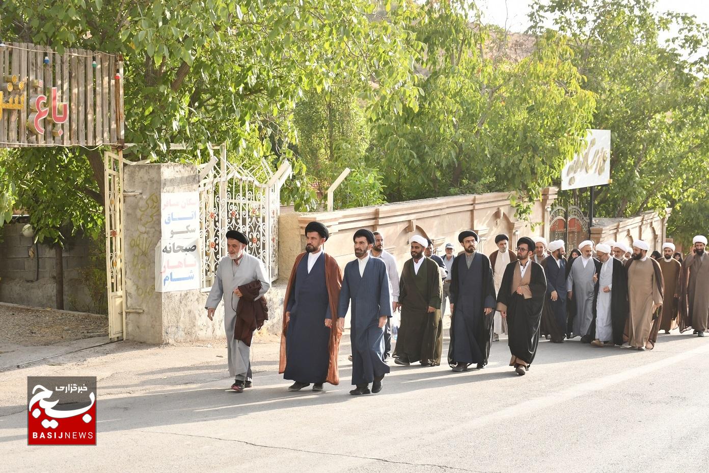 برگزاری همایش پیاده‌روی خانوادگی و تجلیل از طلاب و روحانیون رزمنده و جانباز در یاسوج
