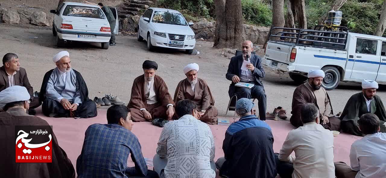 برگزاری همایش پیاده‌روی خانوادگی و تجلیل از طلاب و روحانیون رزمنده و جانباز در یاسوج