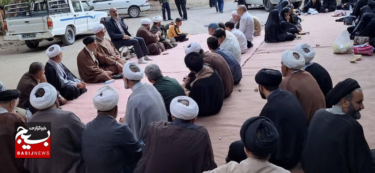 برگزاری همایش پیاده‌روی خانوادگی و تجلیل از طلاب و روحانیون رزمنده و جانباز در یاسوج