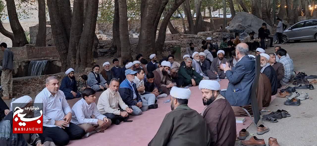 برگزاری همایش پیاده‌روی خانوادگی و تجلیل از طلاب و روحانیون رزمنده و جانباز در یاسوج
