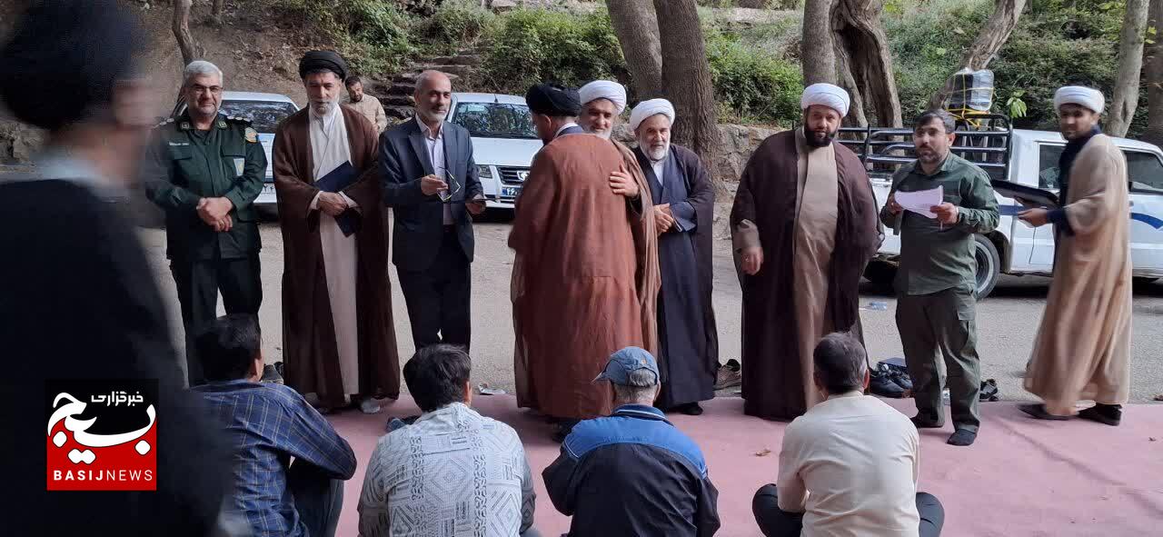 برگزاری همایش پیاده‌روی خانوادگی و تجلیل از طلاب و روحانیون رزمنده و جانباز در یاسوج