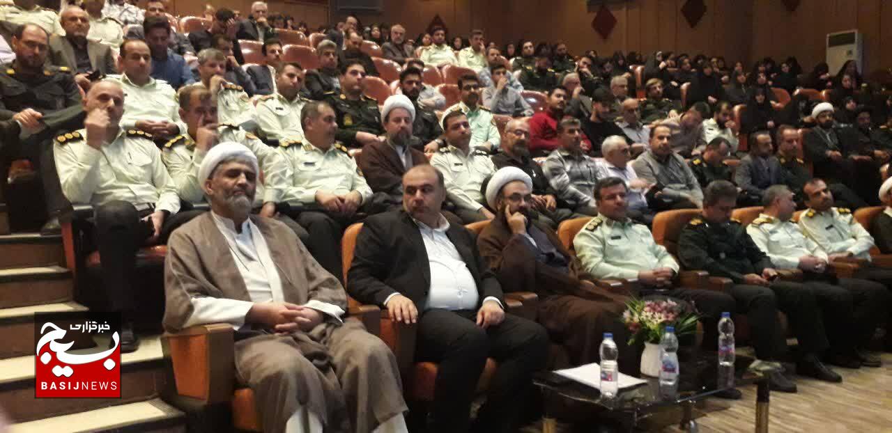 جهاد تبیین راه مقابله با توطئه‌های دشمن است