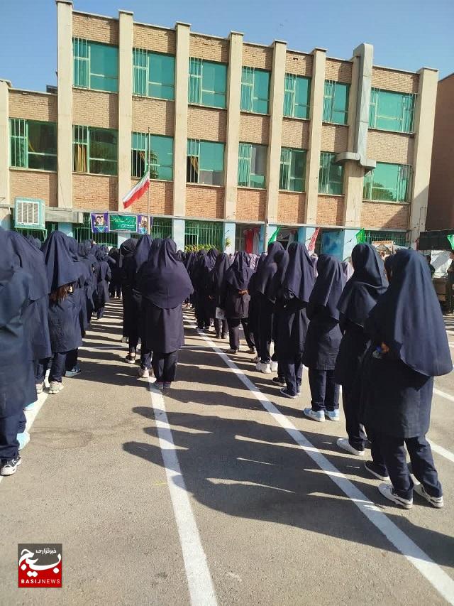 مراسم بازگشایی دبستان شهید دستغیب با حضورفرمانده بسیج دانش آموزی
