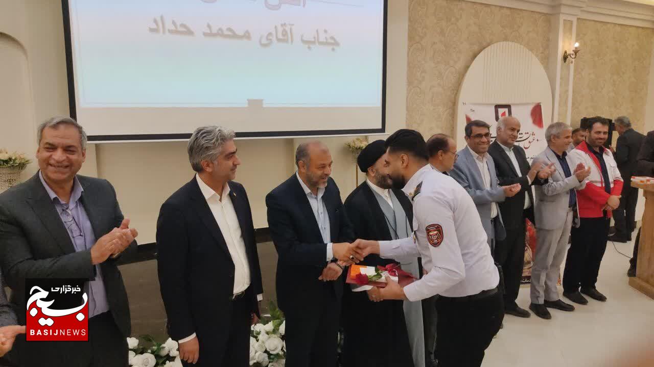در عرصه مدیریت بحران، آتش نشانی نیروی قابل اعتماد و قابل اتکا در عبور از شرایط سخت و رسیدن به آرامش است در عرصه مدیریت بحران، آتش نشانی نیروی قابل اعتماد و قابل اتکا در عبور از شرایط سخت و رسیدن به آرامش است