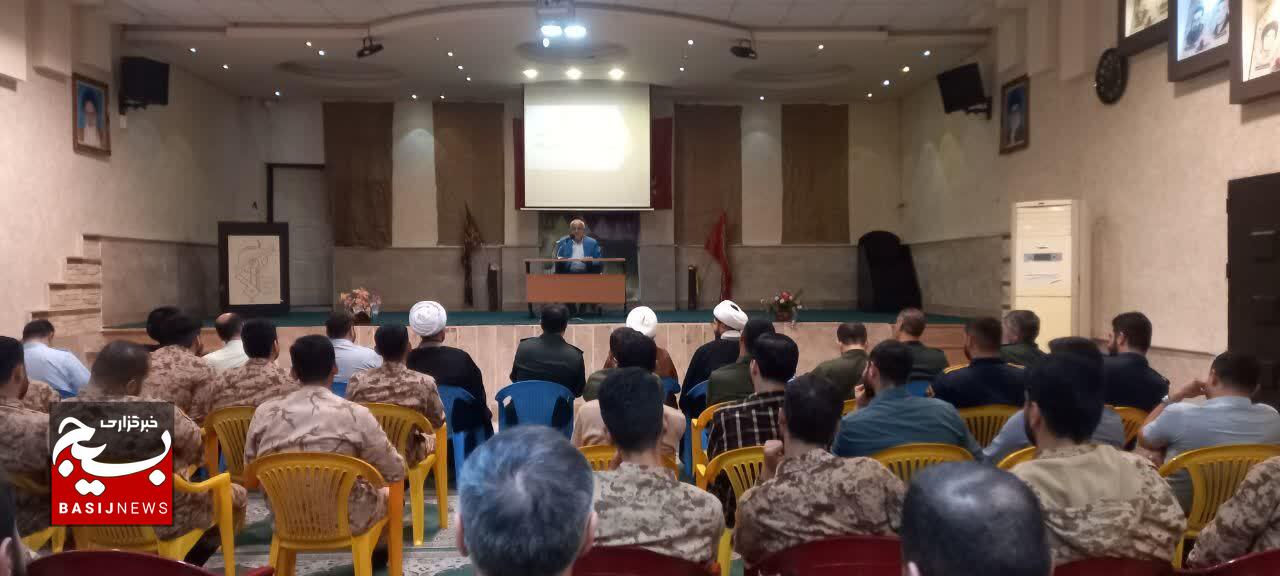 تجلیل از ۱۵ سرباز در قالب طرح شهید سلیمانی به مناسبت هفته دفاع مقدس
