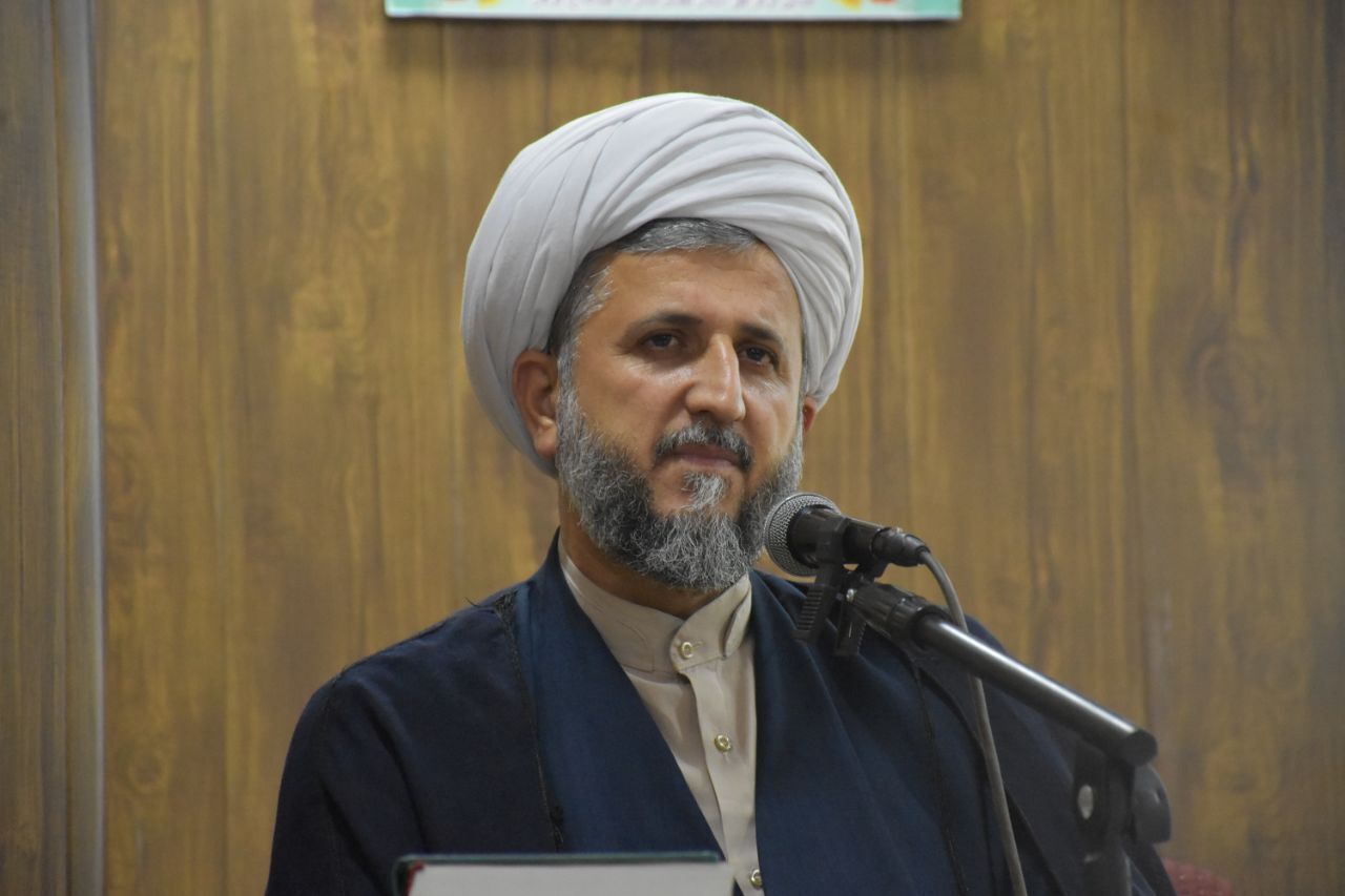 زنان جامعه با الگو قرار دادن حضرت زینب(س)، ستون اصلی پشتیبانی معنوی و مادی در جبهه ها بودند زنان جامعه با الگو قرار دادن حضرت زینب(س)، ستون اصلی پشتیبانی معنوی و مادی در جبهه ها بودند