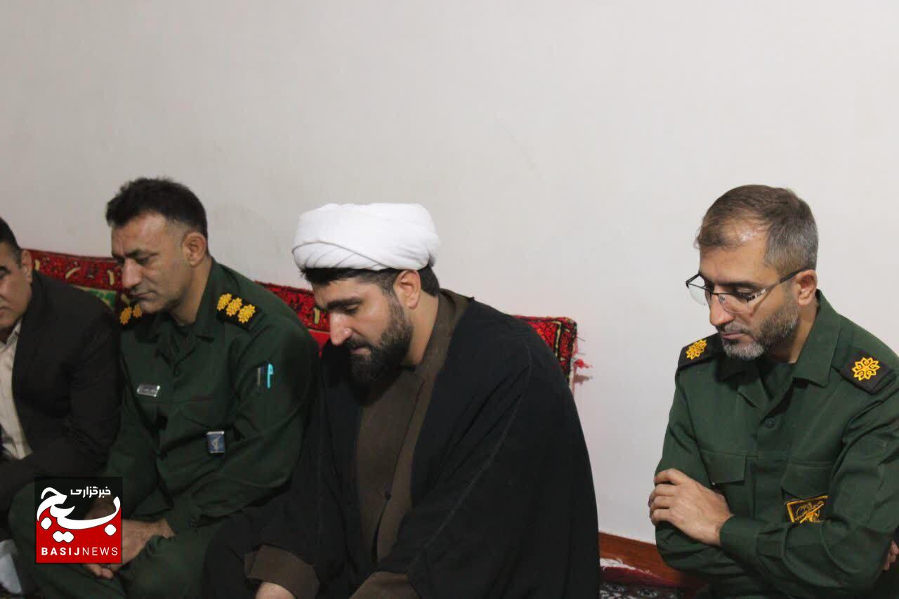 تجلیل از خانواده معظم دانش آموز شهید محمد زاده در شهرستان چرام