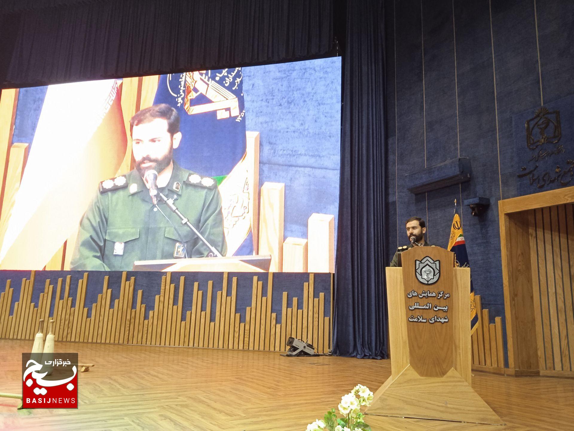 تحلیف فرماندهان  بسیج دانش آموزی در مشهد
