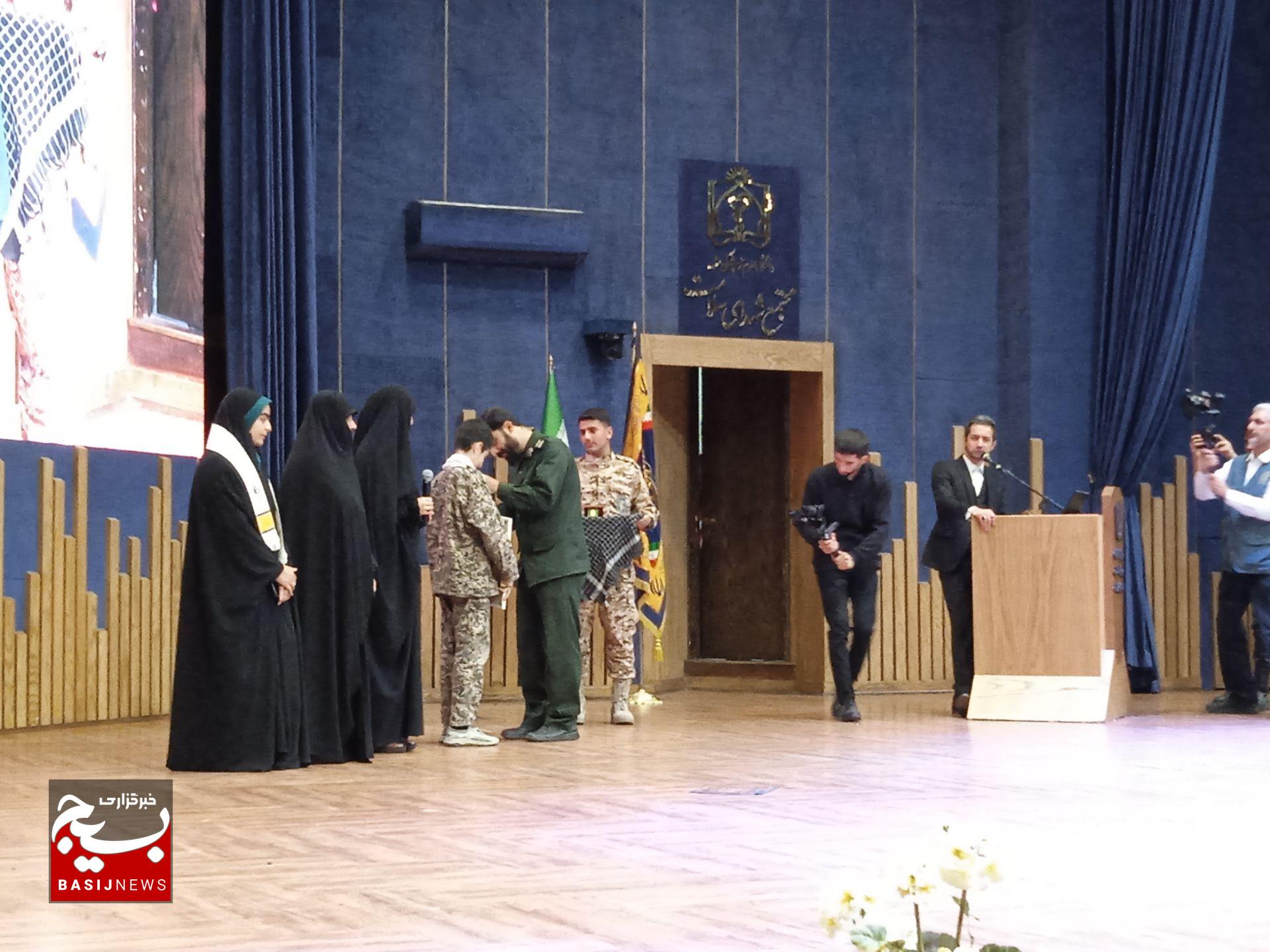تحلیف فرماندهان  بسیج دانش آموزی در مشهد