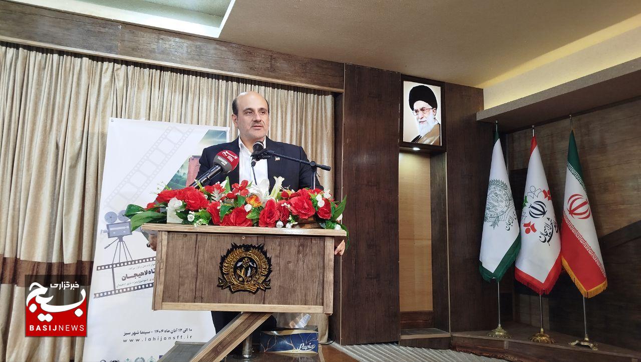 اخلاق‌مداری، آگاهی‌سازی و کار فرهنگی سه محور تحول‌ساز در جامعه امروز است 