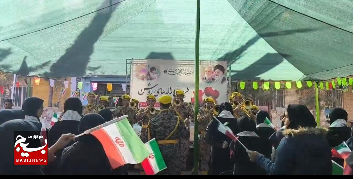 برگزاری یادواره شهدای دانش‌آموز در دبیرستان فاطمه عطارنژاد کرمان