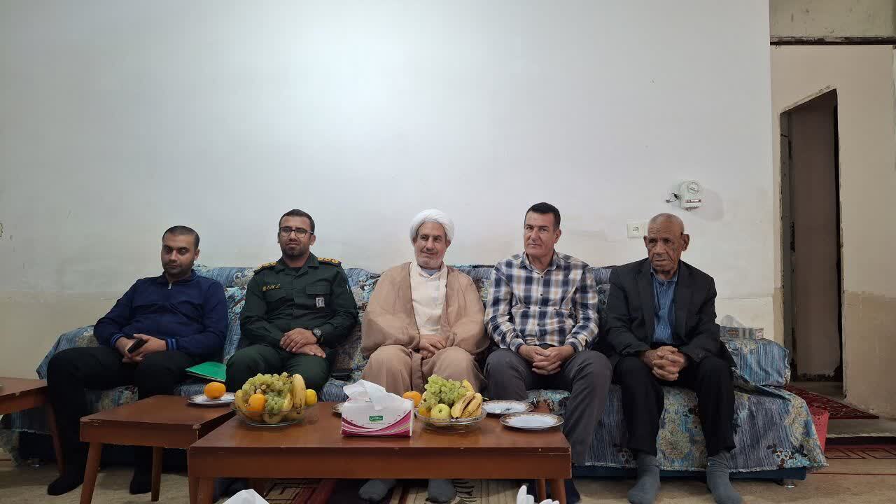 سرکشی مسئول دفتر نمایندگی ولی فقیه در گچساران از خانواده شهید گرامی