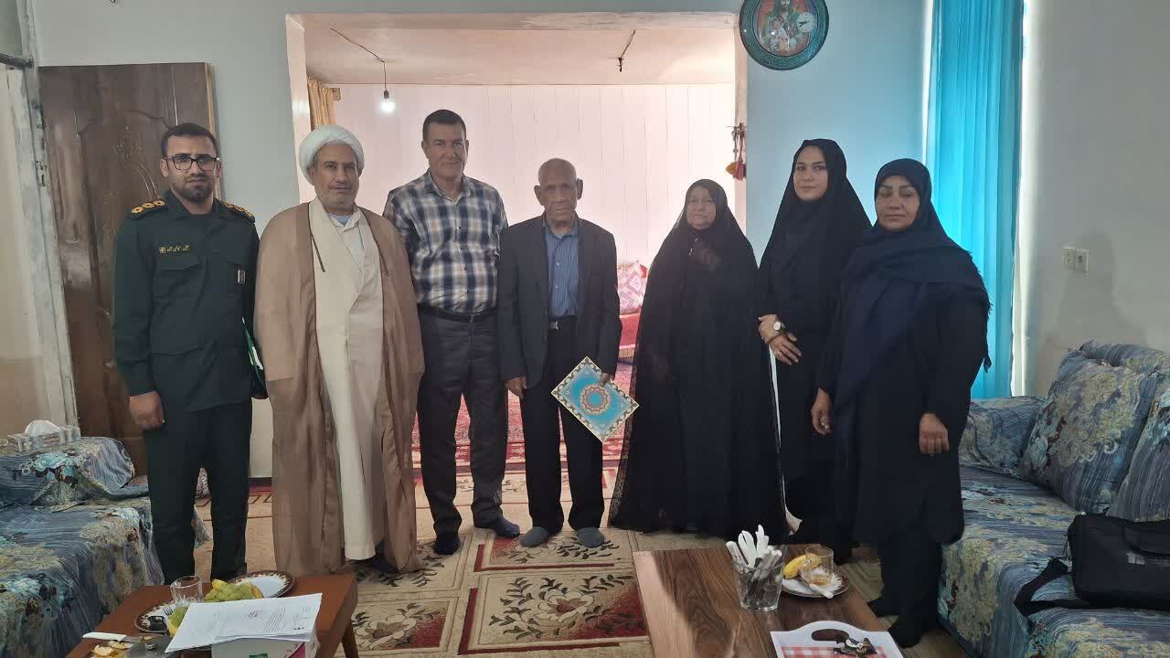 سرکشی مسئول دفتر نمایندگی ولی فقیه در گچساران از خانواده شهید گرامی