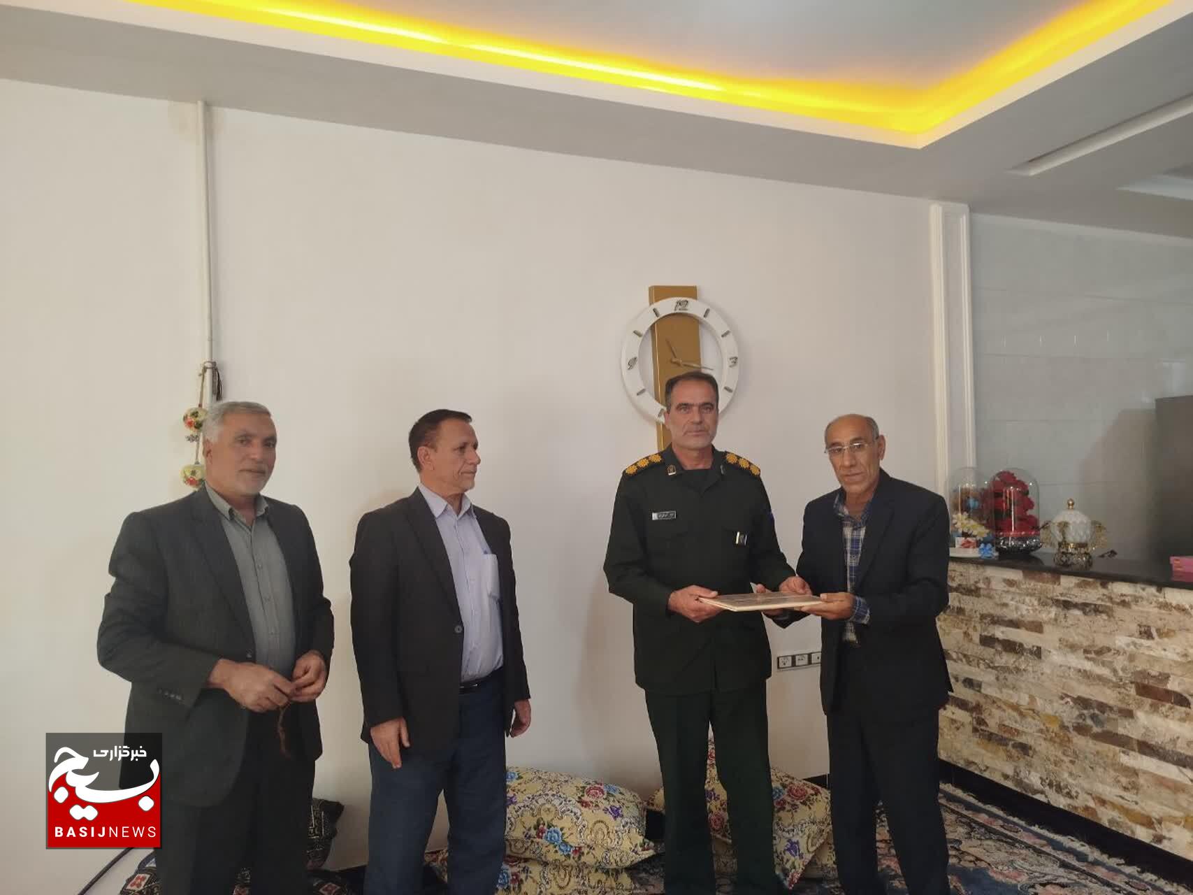 تجلیل از خانواده‌های پیشکسوتان ناحیه سپاه ناحیه کوهدشت با حضور فرمانده سپاه کوهدشت