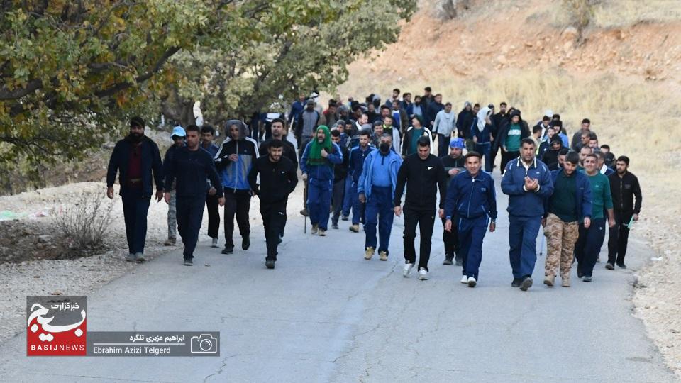 کوهنوردی کارکنان سپاه فتح استان به مناسبت گرامیداشت هفته بسیج