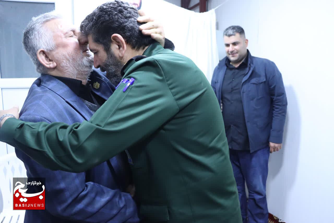 دیدار فرمانده سپاه محمد رسول‌الله با خانواده شهید مدافع حرم سیرت نیا