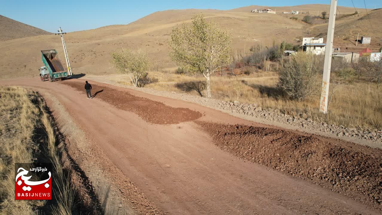 قطار سازندگی به روستای خرزان رسید قطار سازندگی به روستای خرزان رسید