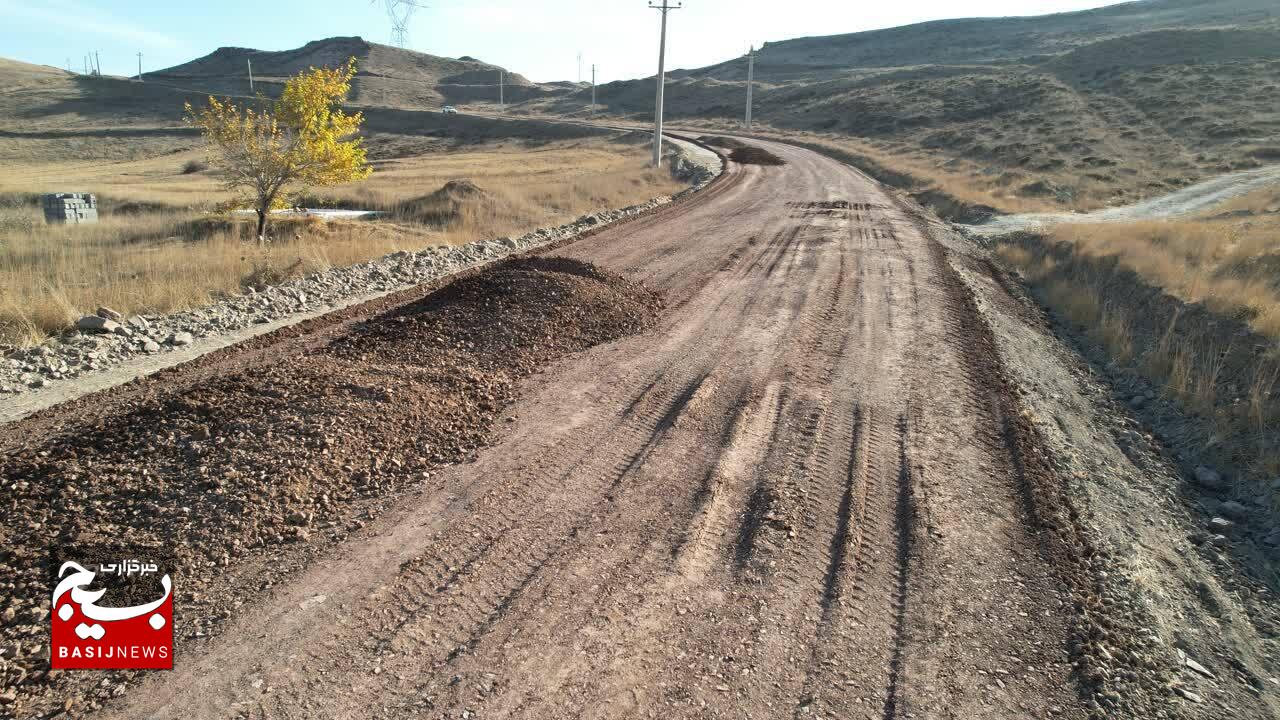 قطار سازندگی به روستای خرزان رسید قطار سازندگی به روستای خرزان رسید