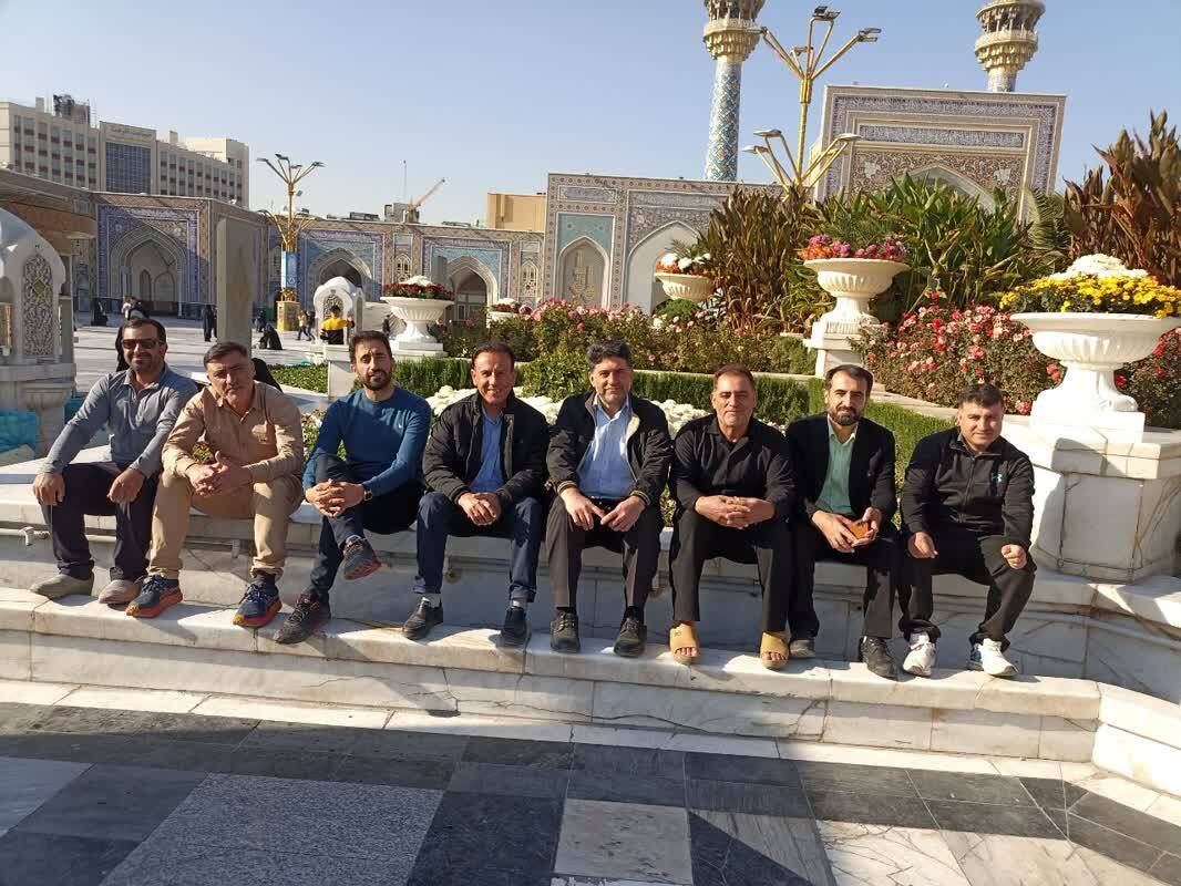 صعود کوهنوردان بسیجی کهگیلویه و بویراحمد به قله شیرباد