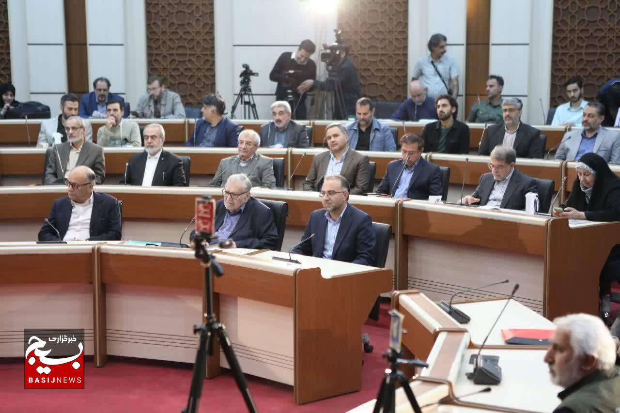 آیین رونمایی از ویراست جدید کتاب ماندگار «ارتباط انسان – جهان»