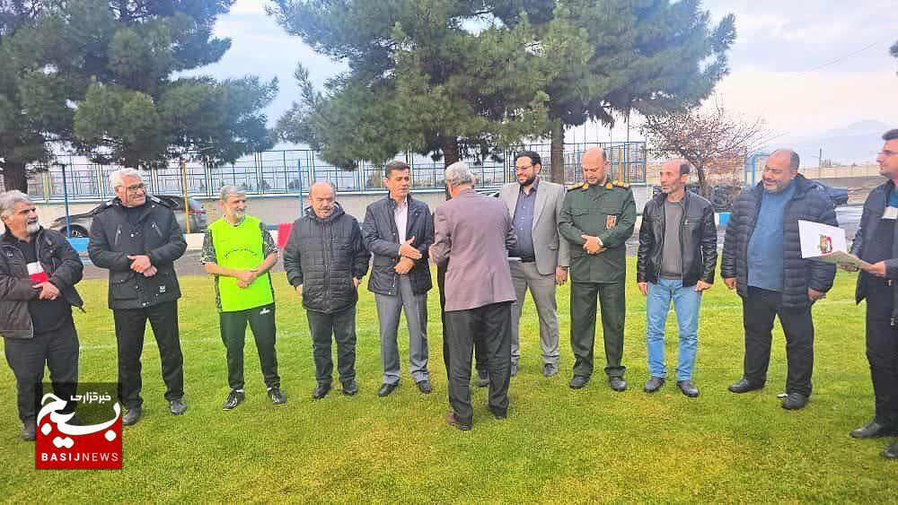 دیدار دوستانه پیشکسوتان سپاه عاشورا و هنرمندان آذربایجان شرقی با تساوی به پایان رسید