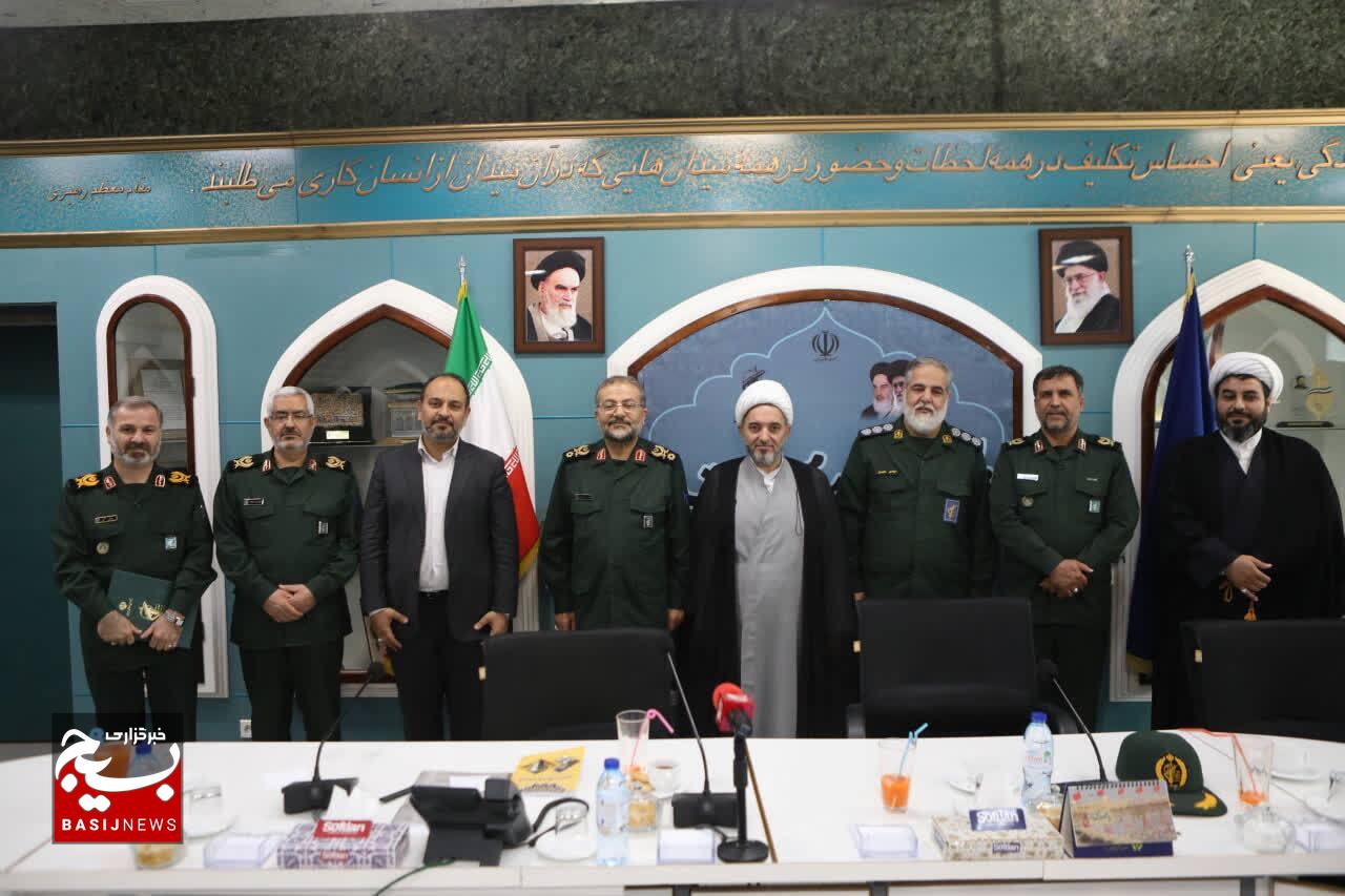 آیین تکریم و معارفه مسئول سازمان بسیج دانش‌آموزی با حضور سردار سلیمانی