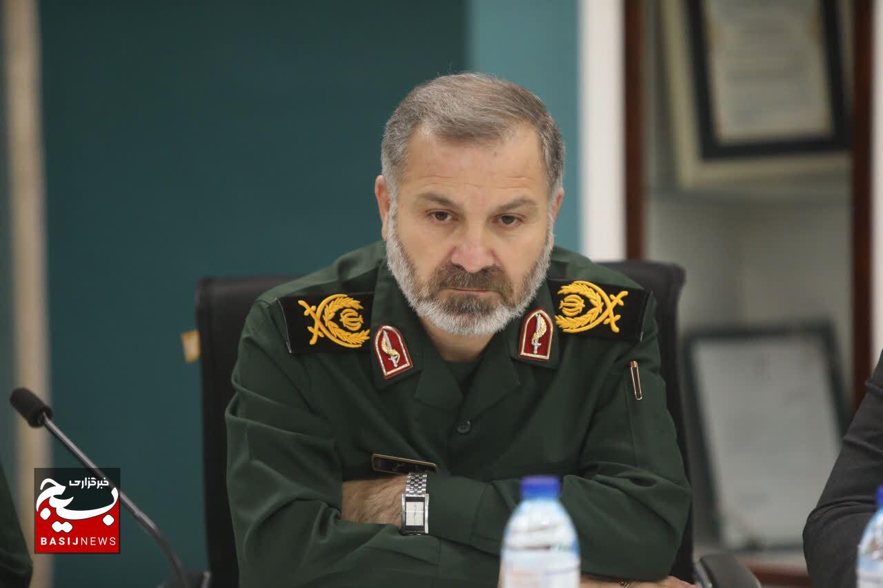 آیین تکریم و معارفه مسئول سازمان بسیج دانش‌آموزی با حضور سردار سلیمانی