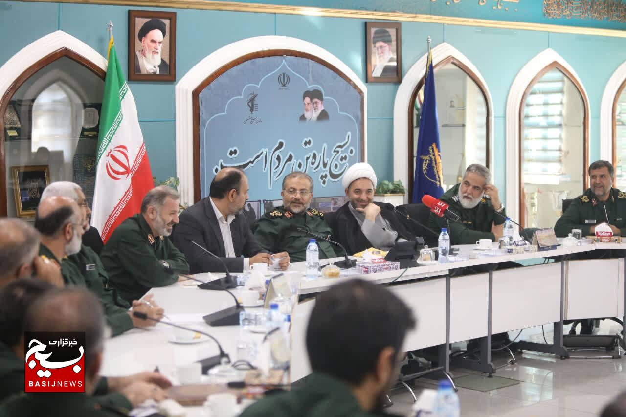 آیین تکریم و معارفه مسئول سازمان بسیج دانش‌آموزی با حضور سردار سلیمانی